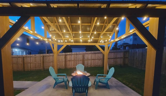 Spacious house outside Lackland - great for families - BMT - pet friendly