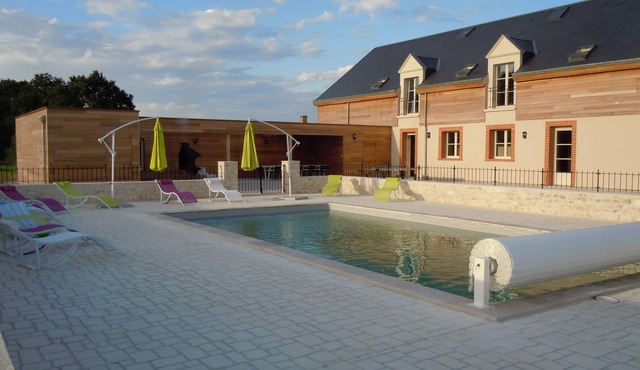 Spacious house, private pool, 10 to 15 p.