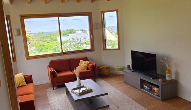 Spacious House – Sea View, 2 Minutes from GR34 and Beaches