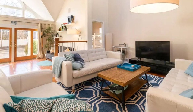 Spacious house steps to Craigville beach! Perfect for family get togethers!