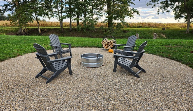 Spacious House with Large yard and King-size bed