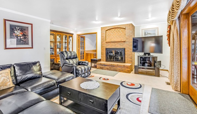 Spacious house w/basketball court surrounded by trees & great location!