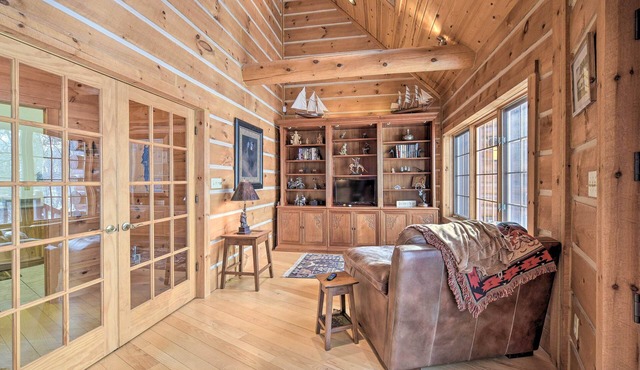 Spacious House w/Boat Dock on Red Cedar Lake