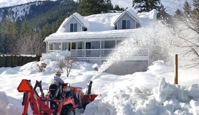 Spacious House w/Nature View, Hot Tub, Gameroom