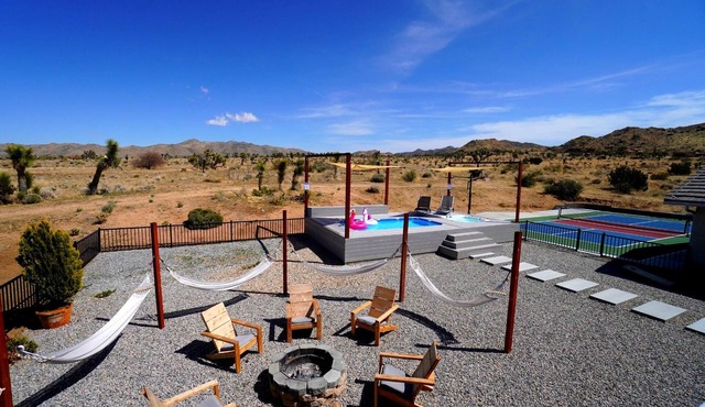 Spacious House w/Panoramic View, Pickleball, Game Room, Hot Tub & Pool
