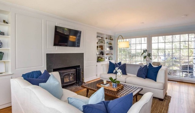 Spacious House Walkable to UNC