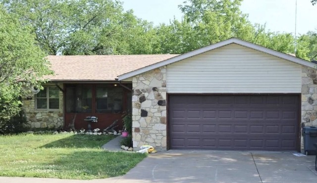 Spacious House walking distance from downtown Hermann