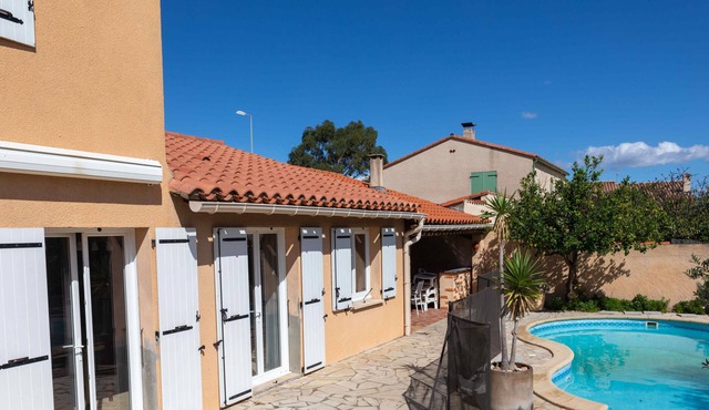 Spacious house with garden