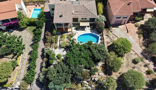 Spacious house with air conditioning and pets allowed in Pau