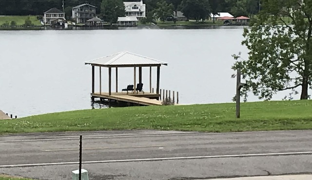 Spacious house with big yard and private pier! Lots of parking
