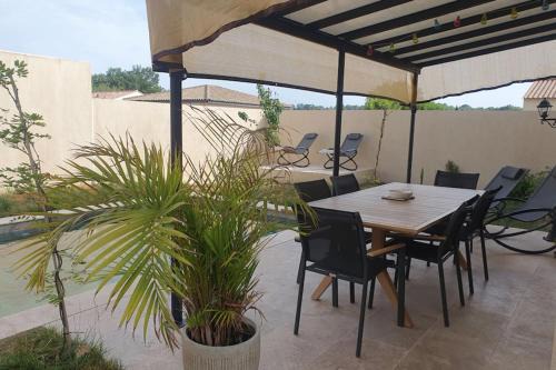 Spacious house with garden and pool