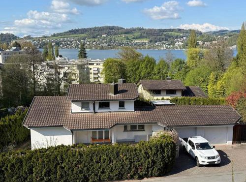 Spacious house with partial lake view