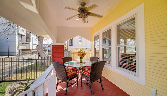 Spacious Houston Home w/Deck ~ 2 Mi to Downtown!