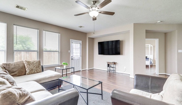 Spacious Houston Home w/Pool Access, Fenced Yard!