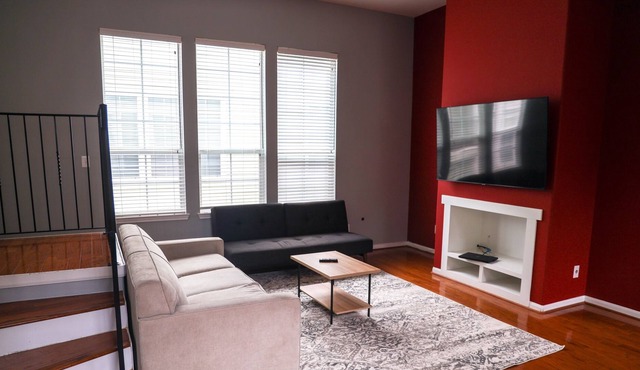 Spacious Houston Townhome 3bd/3.5ba