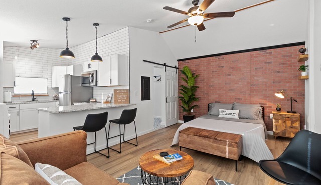 Spacious Industrial Style Guesthouse