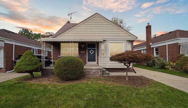 Spacious & Inviting Home Near Detroit Attractions