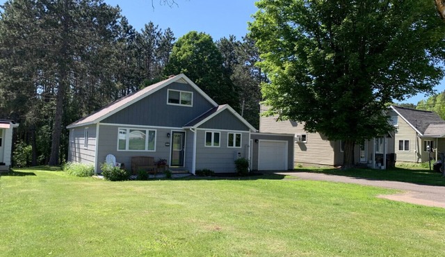 Spacious Ironwood,MI Home +Pet-Friendly,Games, Near Porkies, Waterfalls, Hiking