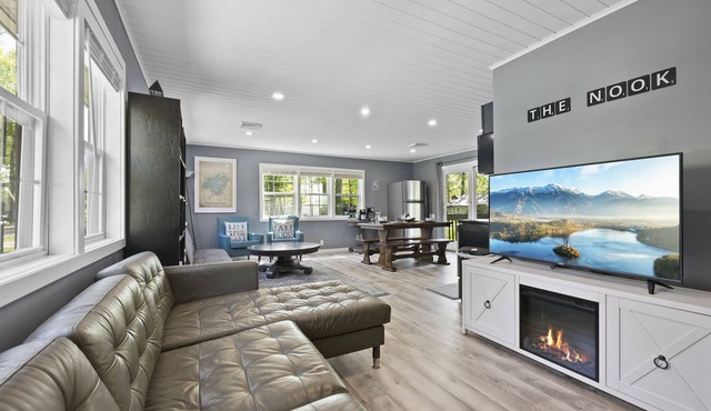 ❤️ Spacious Island Cottage at Indian Lake ❤️