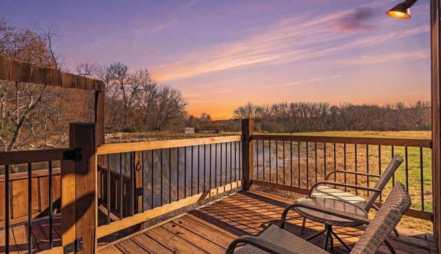 Spacious KC Creekside Lodge Retreat with Fire Pit and Views