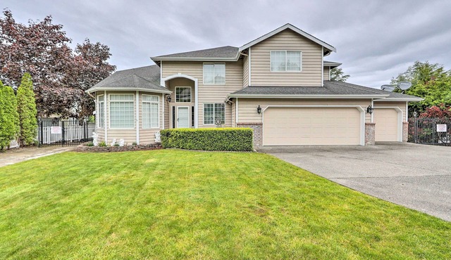 Spacious Kent Home: Great for Large Families!
