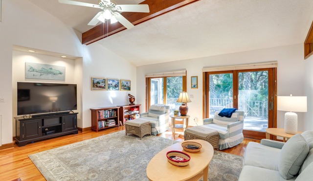 Spacious Kiawah Island Home w/Deck, Walk to Beach
