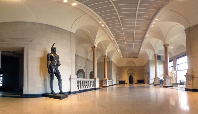 ✨ Spacious King Room | Free WiFi, Pool & Fitness Access