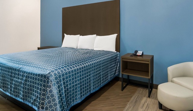 Spacious King Room, Scottish Inns, Comfort Close to Tarrant County College