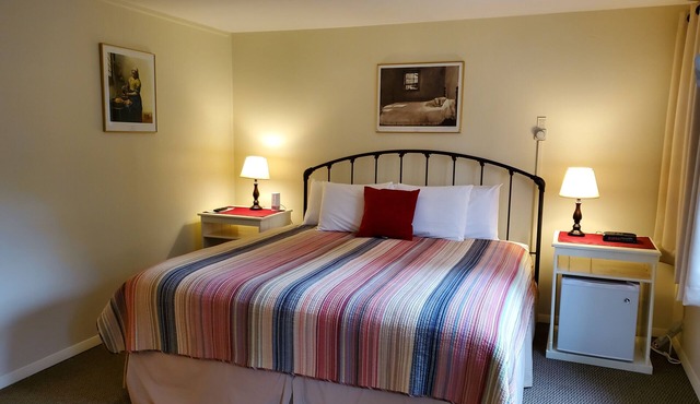 Spacious King Room with AC, WiFi in Peaceful Wilton