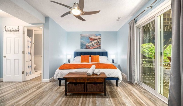 Spacious King Suite on Gull Lake