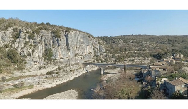 Spacious "la falaise" house in the beautiful listed village of Balazuc