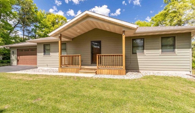 Spacious Lake Arrowhead Golf Course Retreat