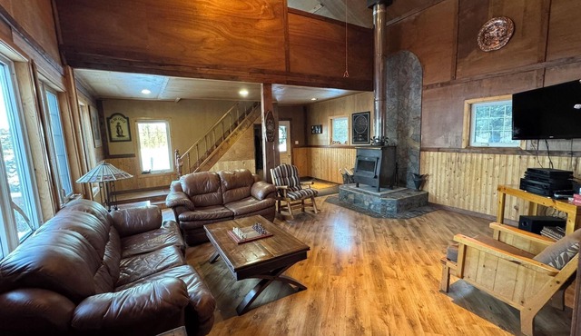 Spacious Lake Panache Island Retreat. Large Private Dock, Sauna & Amazing Views