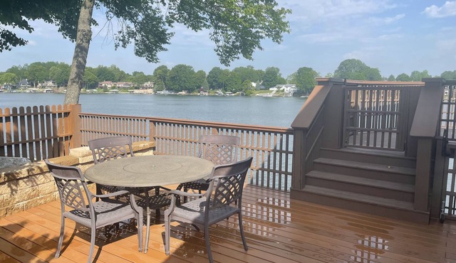 Spacious Lake Front Home with Private Dock On Lake Morse- AMAZING VIEWS!