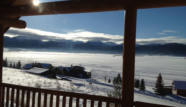 Spacious Lake Georgetown Log Home