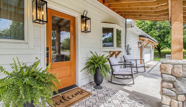 Spacious Lake Getaway with AC, Golf Nearby & Top-Rated Beaches