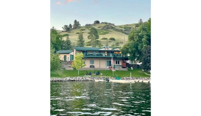 Spacious Lake House in the heart of Holter Lake MT