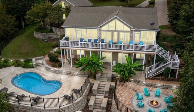 Spacious Lake House WITH POOL in a Cove🔹Sleeps 14🔹 Close to Shopping/Dining