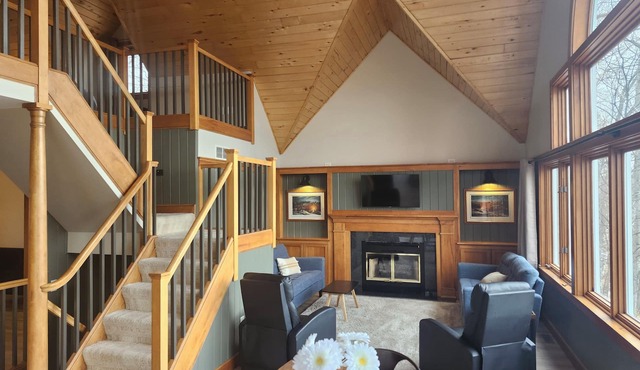 Spacious Lake Roosevelt Cabin- Hooked on Roosevelt - Pontoon Rental
