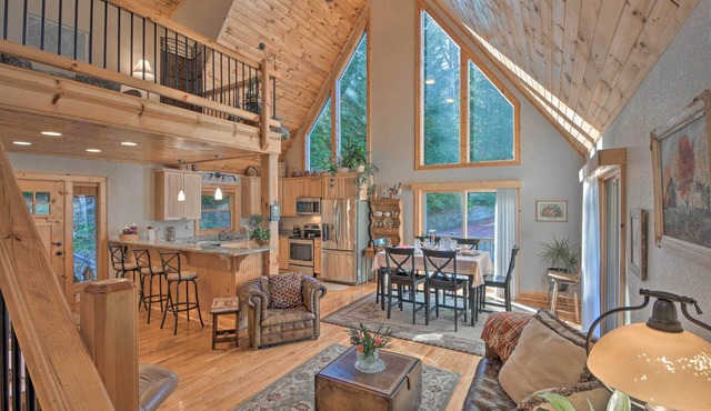 Spacious Lake Santeetlah Cottage w/Lake Views!