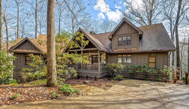 Spacious Lake Toxaway Home with Golf Course Views