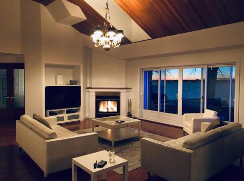 Spacious Lakefront Champlain lake with SPA