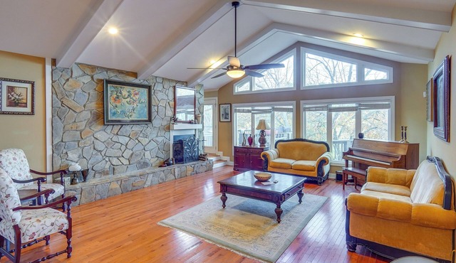 Spacious Lakefront Apt w/Deck in Fayetteville!