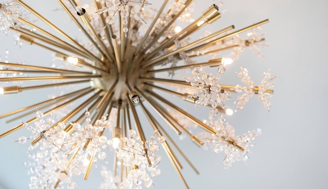 Spacious Lakefront Compound, 12BR, Boat Dock, Hot Tubs, Fire Pits, Sleeps 36