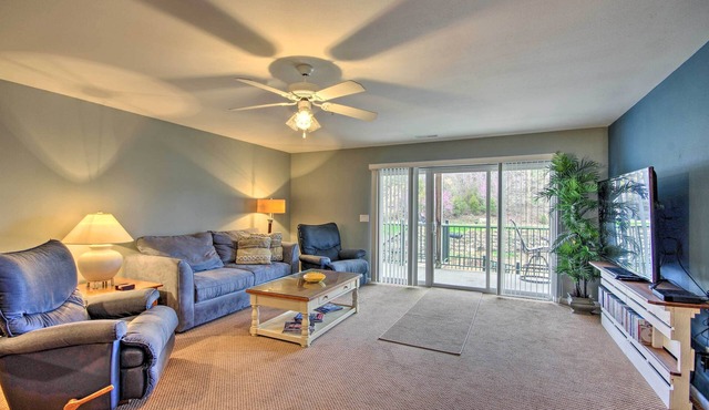 Spacious Lakefront Condo w/Views in Camdenton!