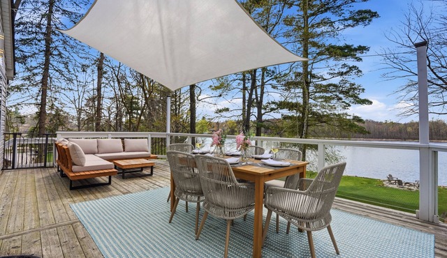 Spacious Lakefront Home w/Theater, Dock & Kayaks