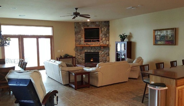 Spacious Lakefront Townhome on Castle Rock Lake!