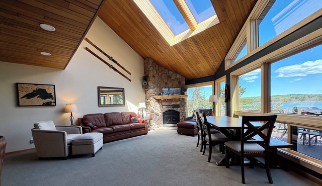 Spacious Lakehome Central to Superior's North Shore Attractions 3 Bed/2 Bath