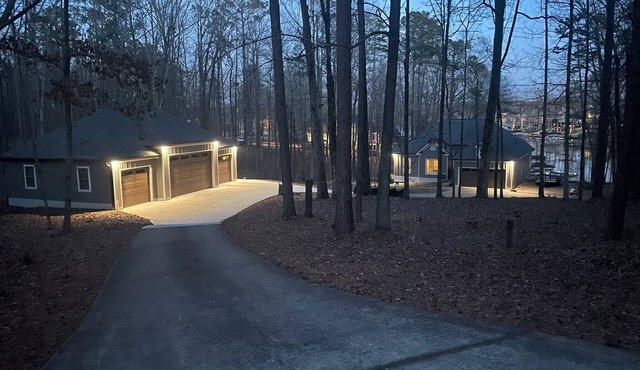 Spacious Lakehouse for Master's week - Lake Oconee views right on the water