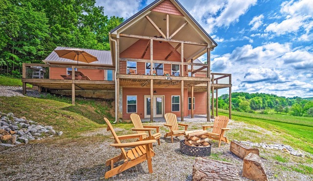 Spacious Lakehouse Getaway at Mammoth Cave
